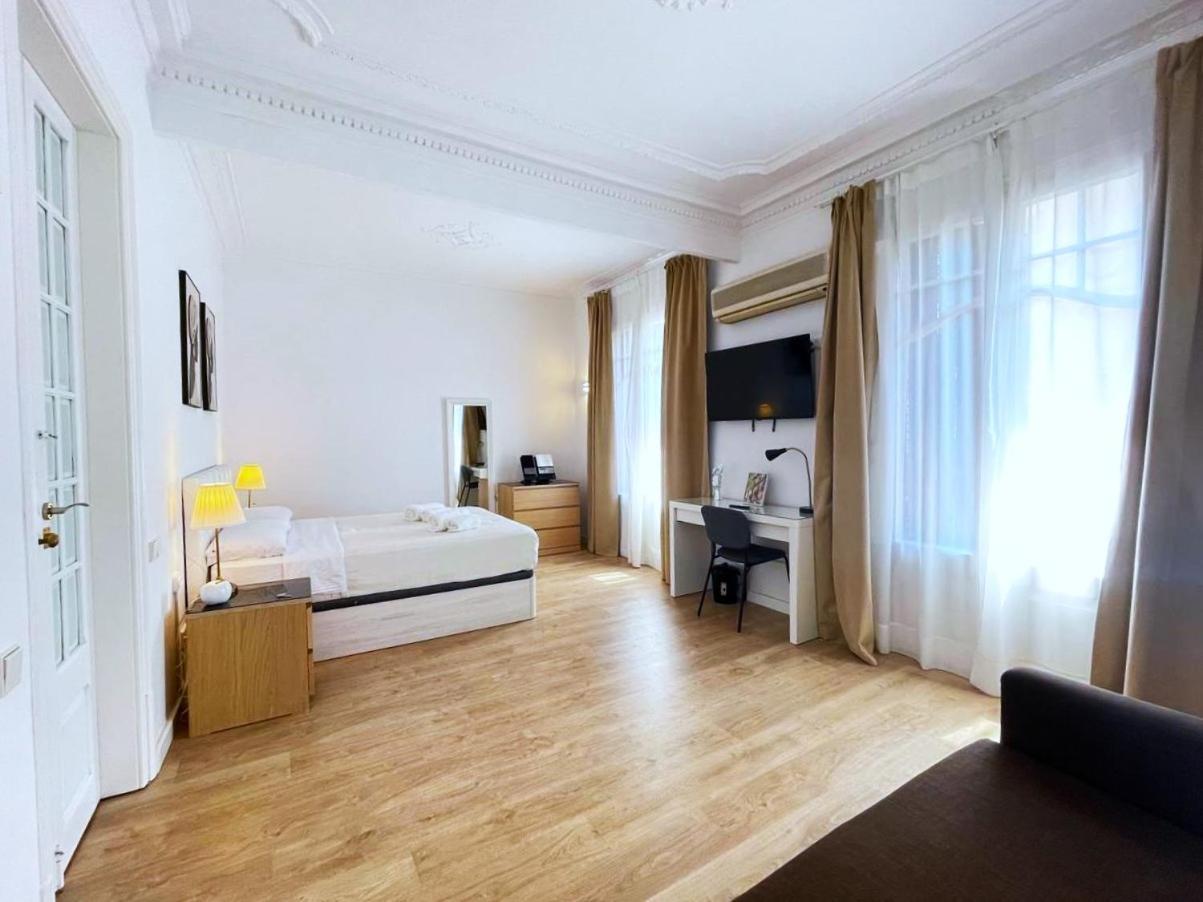 Flor Habitaciones บาร์เซโลนา ภายนอก รูปภาพ